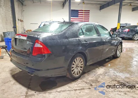 2011 Ford Fusion Hybrid z USA, uszkodzony, nr VIN 3FADP0L37BR277546